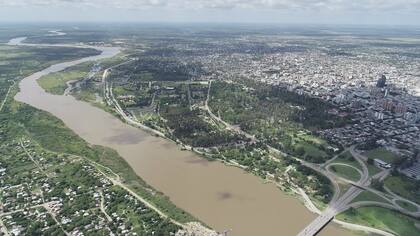 El río Dulce, cuyo caudal de agua preocupa a los productores en Santiago del Estero por una decisión del gobierno de Gerardo Zamora