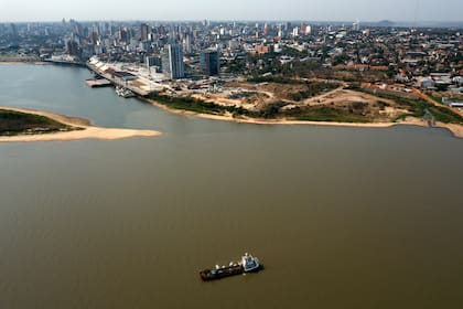 Esteban dos Santos, presidente del Centro de Armadores de Paraguay, dijo que las pérdidas en el sector de transporte fluvial de Paraguay ya alcanzaron los 250 millones de dólares