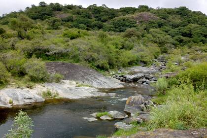El río Tacana recorre la zona afectada por la concesión de yacimientos de litio en Catamarca