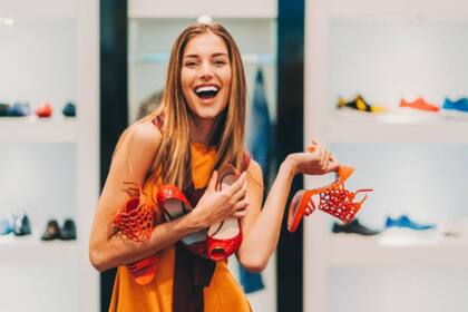 El ritual de los zapatos se estila entre los solteros