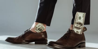 El ritual del billete en el zapato que hay que hacer para atraer dinero