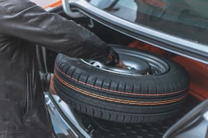 Cómo evitar que te roben los neumáticos del auto en vacaciones