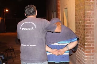 Santiago: su hijo robó una lotería y lo llevó “de la oreja” a devolver el dinero