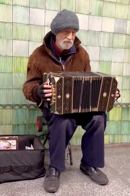 El robo se produjo el 25 de febrero a las dos de la tarde, a metros del Obelisco porteño