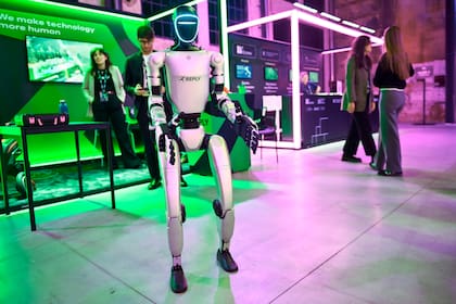 El Robot G1 Unitree, diseñado por la compañía italiana Reply durante la Italian Tech Week 2025.