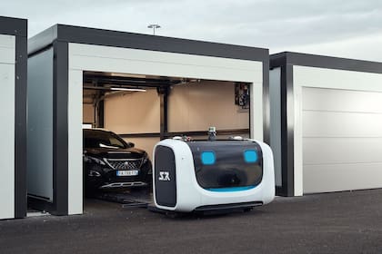 El robot Stan se ocupa de forma autónoma de retirar, estacionar y devolver los vehículos de los pasajeros que utilicen el aeropuerto británico de Gatwick