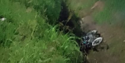El rodado de la víctima terminó en un zanjón