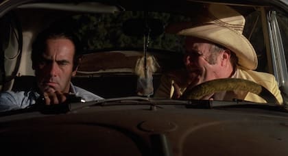 El rodaje se concentró en las ciudades de Austin y Hutto, en Texas, con el desierto como marco para la escapatoria y persecución de los personajes. Eran los espacios que Joel Coen había conocido en su estancia en Austin como estudiante.