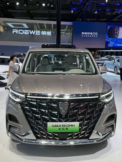 El Roewe iMAX8