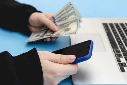 El rol del IRS es ayudar a la gran mayoría de los contribuyentes que cumplen con la ley tributaria, mientras se asegura que la minoría que no está dispuesta a cumplir pague su parte justa