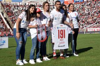 El emotivo homenaje de Huracán a Montenegro: ante Boca jugó su último partido