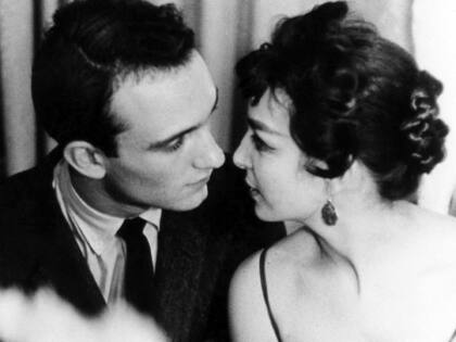 El romance interracial entre Lelia y Tony marca un hito para el tratamiento de la sexualidad femenina en el cine de la época.