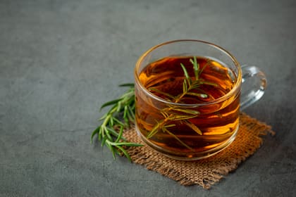 El romero se puede incorporar en forma de té (Foto: Freepik)