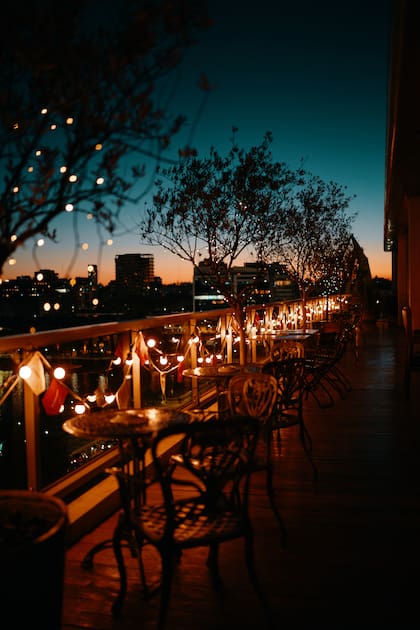 El Rooftop del Hotel Madero ofrece una de las mejores vistas de la ciudad para el atardecer