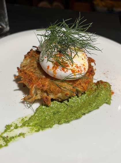 El rosti de papa, huevo poché y eneldo de Posada Paradiso