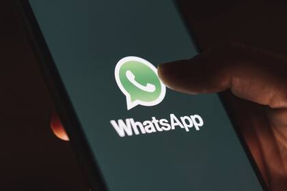 El rumor indica que WhatsApp tendría en estudio las tres tildes...