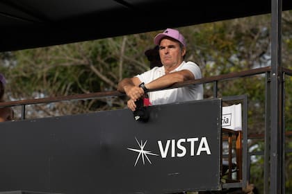 El Ruso Heguy atento al partido