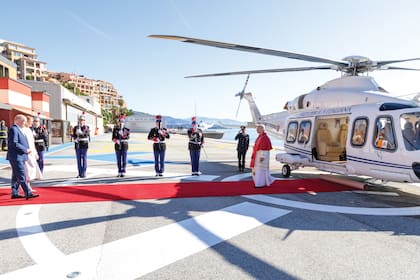El
sábado 28, León
XIV aterrizó en
el helipuerto de
Mónaco