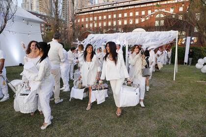 El sábado pasado, 1000 personas fueron a Le Dîner en Blanc, en Puerto Madero