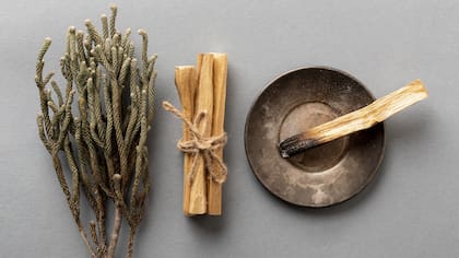 El sahumerio de sándalo es ideal para los cancerianos