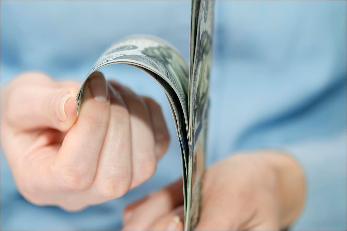 Aumento do salário mínimo na Califórnia. quanto será pago por dia em 2026?