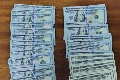 El salario mínimo en Florida subirá a US$15 recién en 2026, pero sigue rezagado frente al costo de productos tecnológicos como el Cybertruck