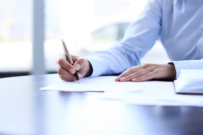 El salario promedio de los empleados registrados subió por debajo del índice de inflación en abril