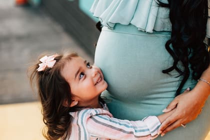 El salmón es la mejor opción, especialmente para personas embarazadas o niños pequeños por sus menores niveles de trazas de mercurio. Créditos: Canva