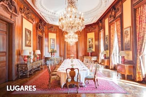 El salón comedor del Palacio Ortiz Basualdo, decorado en barroco inglés, estaría inspirado en el salón comedor del Palacio Real de Noruega.