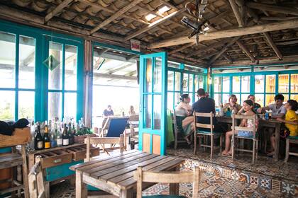 El salón de Coral está decorado con muebles restaurados.