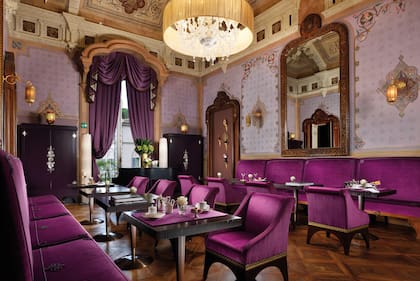 El Salón de las Cartas invita a relajarse durante la ceremonia del té de la tarde