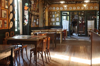 El salón del restaurante solía ser el almacén que la familia Coarasa Terrén manejó desde 1878.
