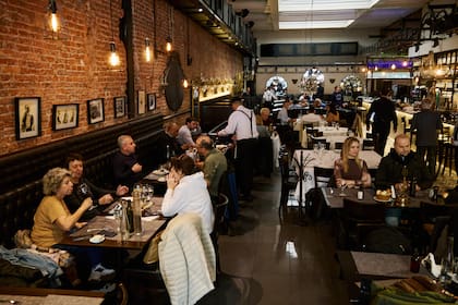 El salón del restaurante, un día de semana al mediodía