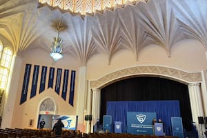 Milei expone en una universidad y esta noche será agasajado en una cena con tickets que van de 3600 a 500.000 dólares