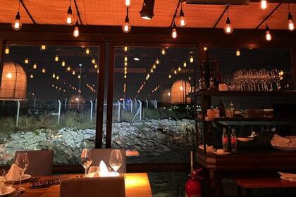 El salón y la iluminación nocturna