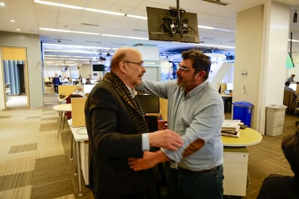 El saludo de Joaquín Morales Solá con Hernán Cappiello