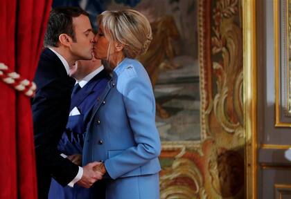 El saludo de la primera dama, Brigitte Trogneux