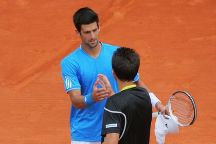 El saludo entre Djokovic y Stakhovsky en Roland Garros 2009.