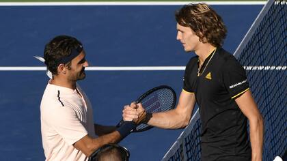 El saludo entre Federer y Zverev