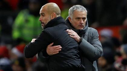El saludo entre Guardiola y Mourinho
