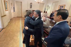 El saludo entre Javier Milei y Jorge Macri