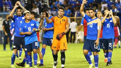 El Salvador lo dirige Hernán “Bolillo” Gómez, enfocado en llevar al país a su primer Mundial desde 1982