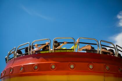 El samba, otra de las atracciones principales, colmado de gente.