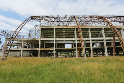 El San Bernardo Stadium, el Luna Park de la costa que está abandonado hace 20 años. Ahí bailó Maximiliano Guerra, tocó La Renga, y hubo importantes peleas de boxeo