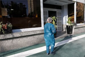 Fuertes cambios en los controles de hospitales tras un brote respiratorio que tuvo en vilo al país