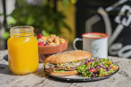 El sándwich de milanesa de seitán de Estilo Veggie deja en claro que no siempre hace falta la carne en esta preparación