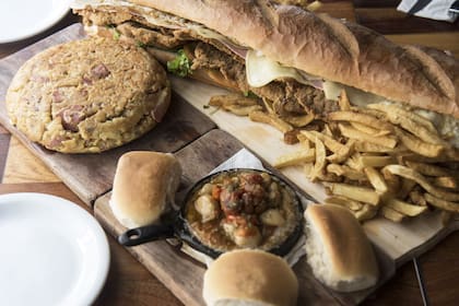 El Sanguchito es un inmenso sándwich de milanesa