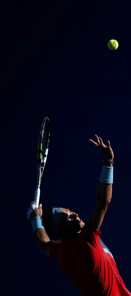 El saque el gran problema de la lesión de Rafa