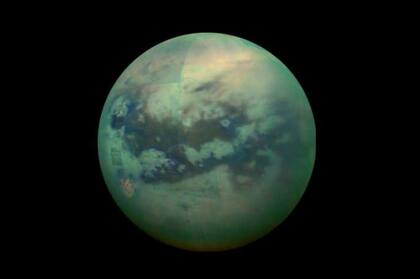 El satélite de Saturno fue orbitado por la sonda Cassini y muestra algunos paisajes similares a la Tierra