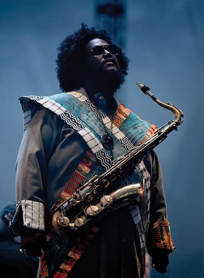 El saxo tenor Kamasi Washington, de Los Ángeles, convoca multitudes
